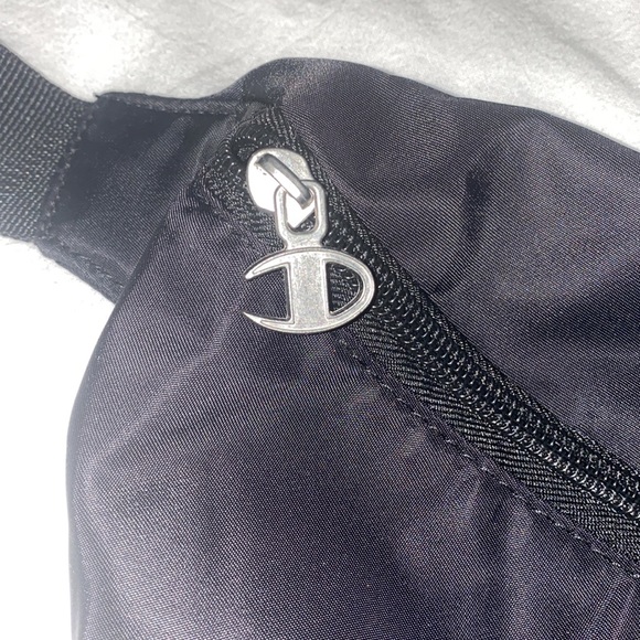 Champion Cross Body Bag - Picture 3 of 5